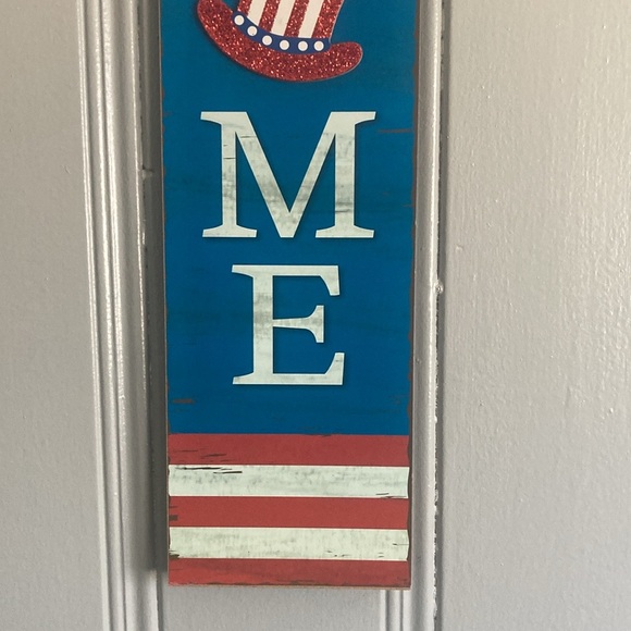 NWT Vertical Wooden HOME 🎩 Patriotic Hanging Decoration Sign - Picture 10 of 17